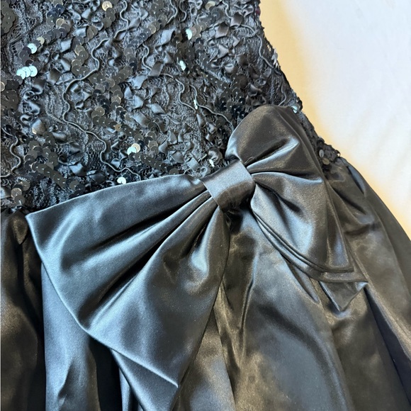 Scarlett size 5/6 Black Sequin Dress - Picture 4 of 10